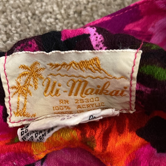 Hawaiian Floral Dress - Picture 2 of 2